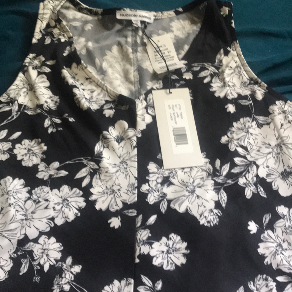 Dress - Picture 3 of 4